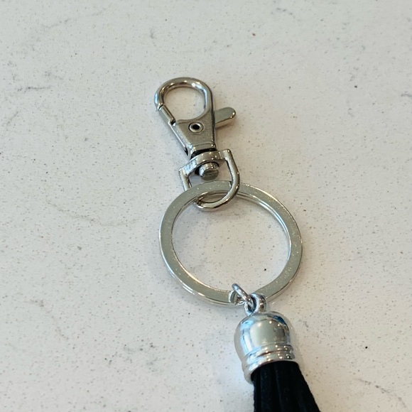 Black Tassel Keychain - Picture 3 of 3